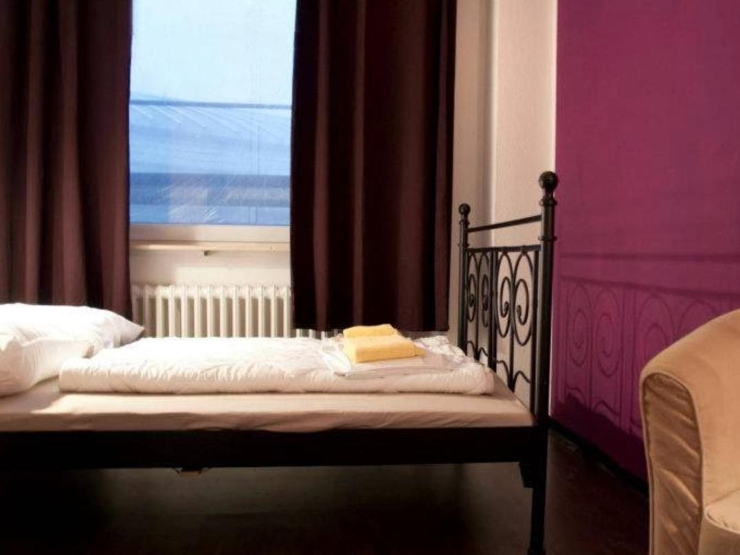 Station - Hostel For Backpackers Cologne Exterior photo