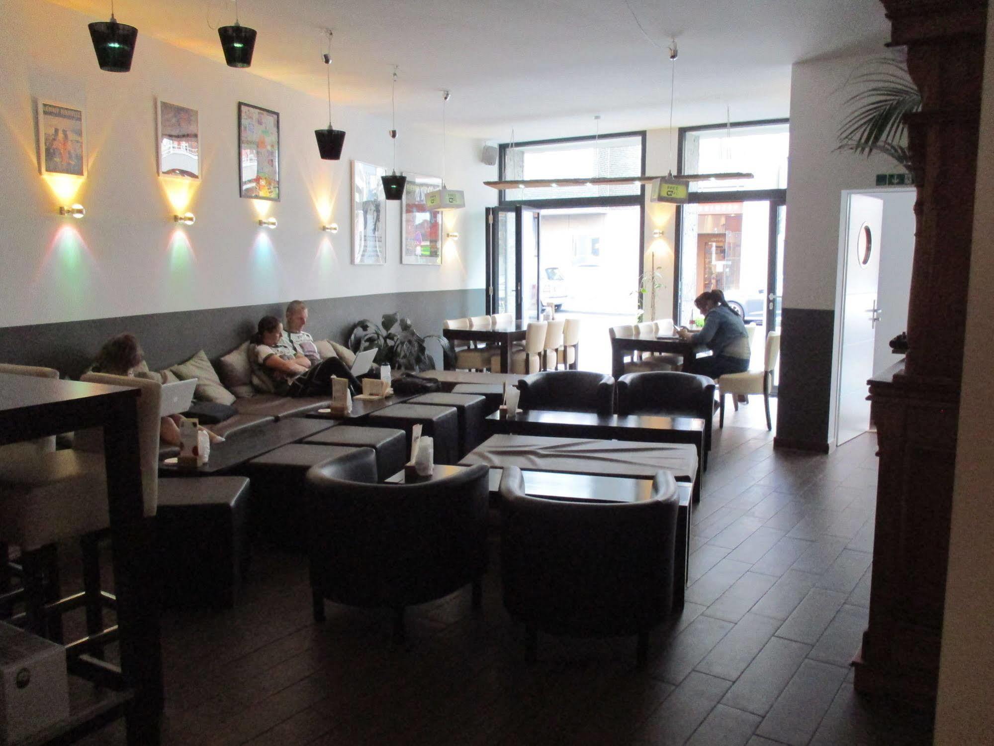 Station - Hostel For Backpackers Cologne Exterior photo