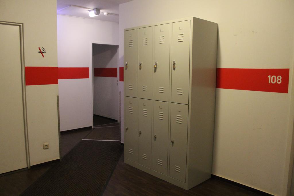 Station - Hostel For Backpackers Cologne Exterior photo
