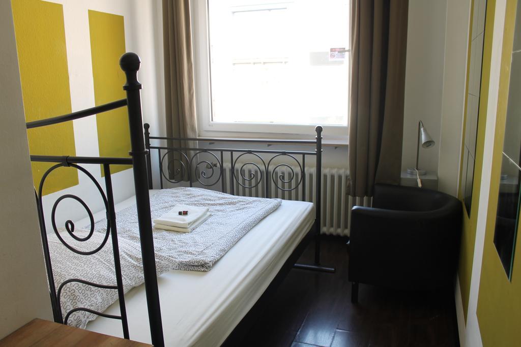 Station - Hostel For Backpackers Cologne Room photo