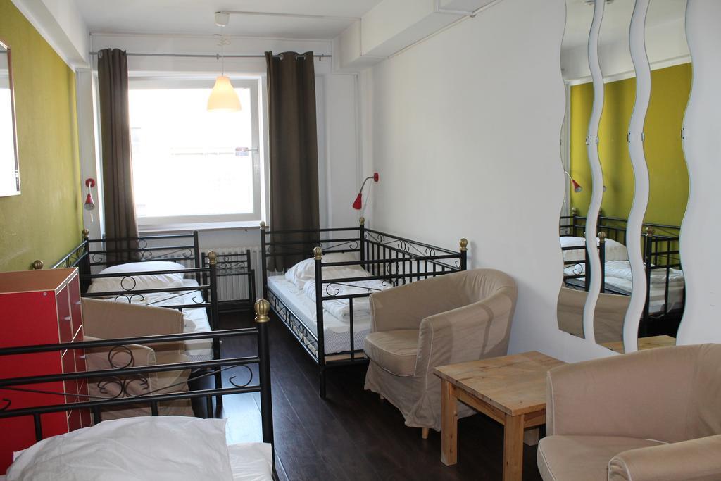 Station - Hostel For Backpackers Cologne Exterior photo