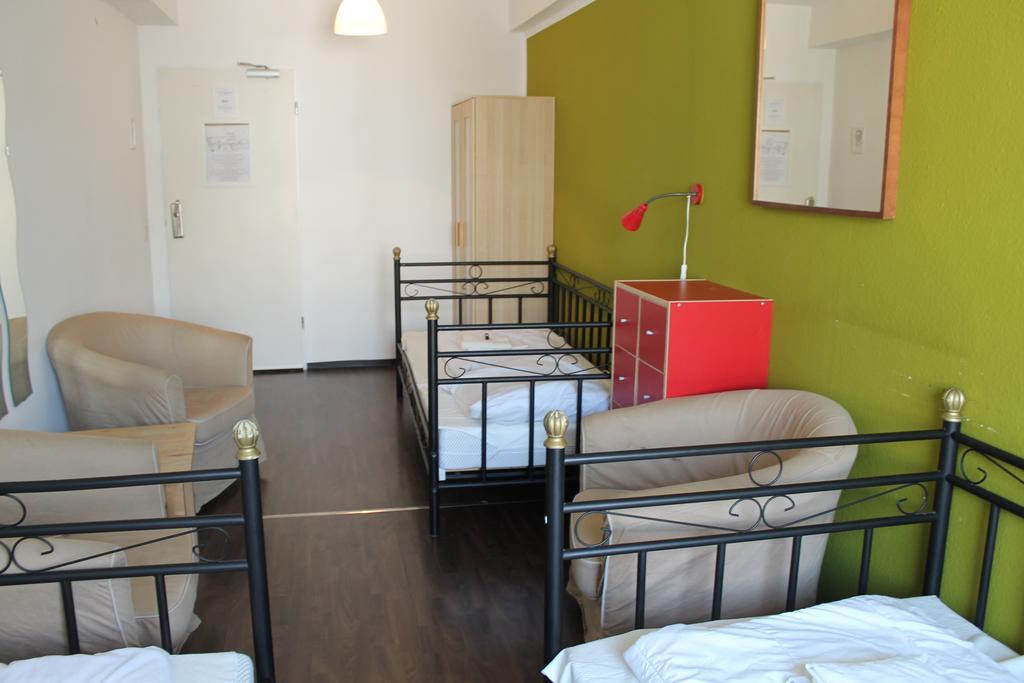 Station - Hostel For Backpackers Cologne Room photo