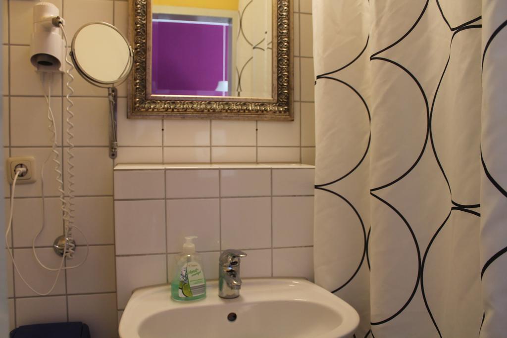 Station - Hostel For Backpackers Cologne Exterior photo